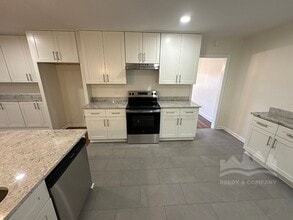 108 N Highland St in Memphis, TN - Foto de edificio - Building Photo