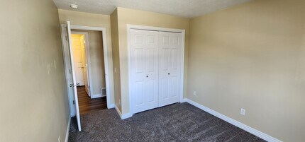 117 E Calbourne Ln, Unit I-9 in Sandy, UT - Foto de edificio - Building Photo