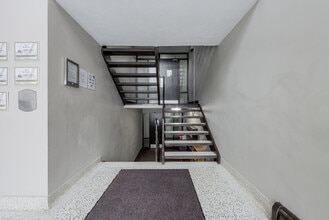 Queenston Apartments in Cambridge, ON - Building Photo - Building Photo