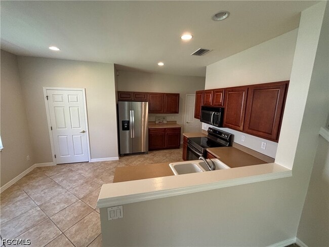 8290 Village Edge Cir
