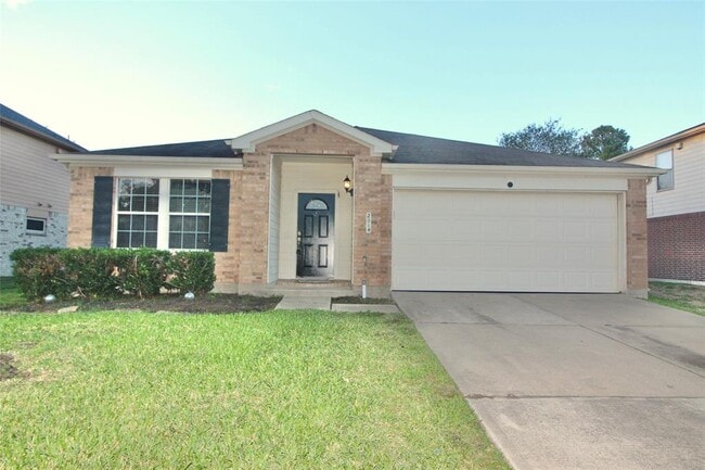 property at 2014 Kitty Hawk Dr