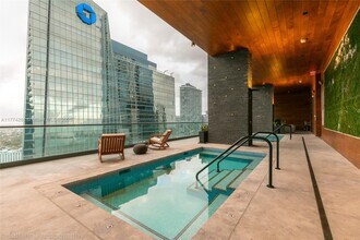 1451 Brickell Ave, Unit 1503 in Miami, FL - Building Photo - Building Photo