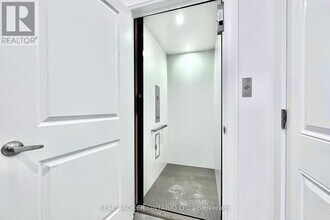 22 Yans Way in Markham, ON - Building Photo - Building Photo