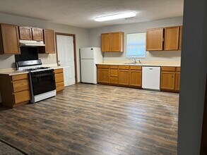 4937 N River Rd in West Lafayette, IN - Foto de edificio - Building Photo