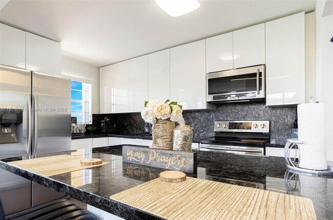 2781 Taft St in Hollywood, FL - Building Photo - Building Photo