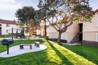 Elan Shadowridge Meadows in Vista, CA - Building Photo - Building Photo