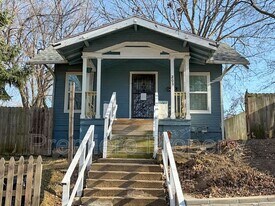 205 S Willis Ave in Independence, MO - Building Photo