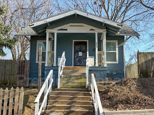 property at 205 S Willis Ave