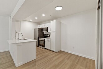 Pointe at North Penn in Edmond, OK - Foto de edificio - Building Photo