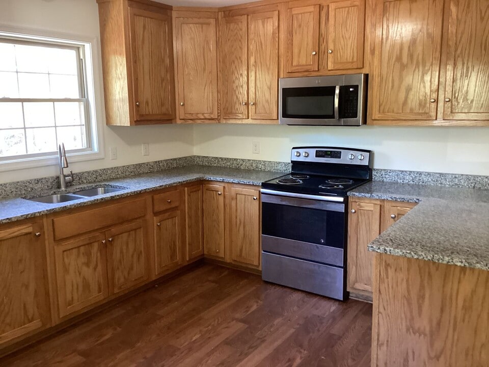 3524 Brunswick Rd in Blackstone, VA - Building Photo