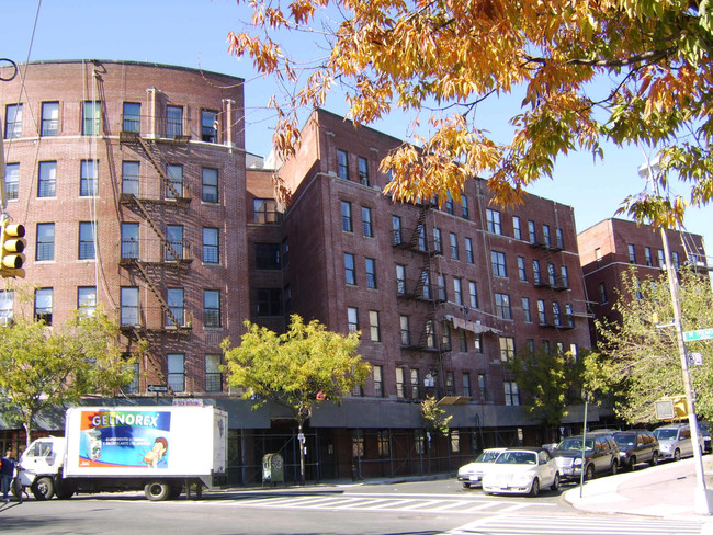 Target V Apartments in Bronx, NY - Building Photo - Building Photo