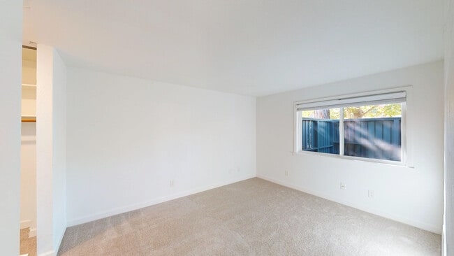 450 Alameda del Prado in Novato, CA - Building Photo - Building Photo