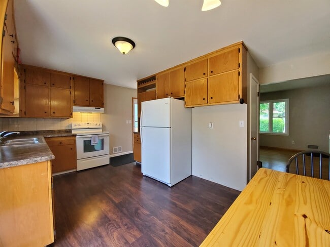 2418 24th Ave NW in Rochester, MN - Building Photo - Building Photo