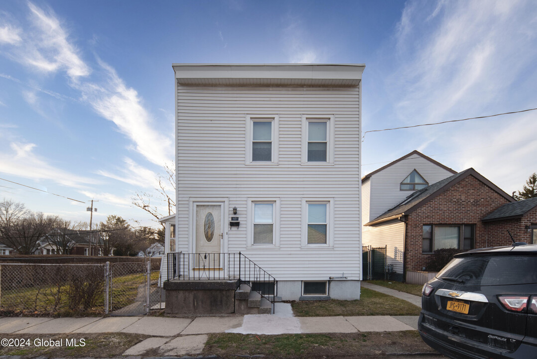 1601 8th Ave in Watervliet, NY - Building Photo