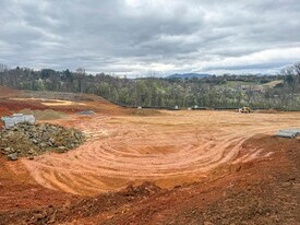 Smith Ridge Commons in Roanoke, VA - Building Photo