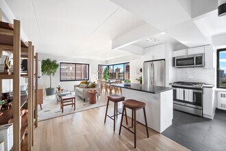 200 E 87th Street in New York, NY - Foto de edificio - Building Photo