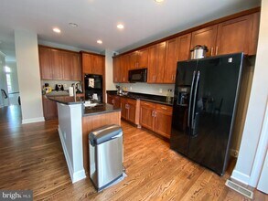 12239 Water Elm Ln in Fairfax, VA - Building Photo - Building Photo