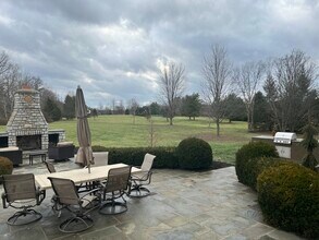 9020 Whisperinghill Dr in Cincinnati, OH - Building Photo - Building Photo