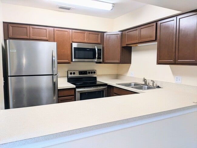 property at 607 Casa Pk B Ct