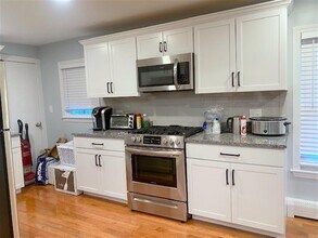 521 Main St, Unit 1 in Medford, MA - Building Photo - Building Photo