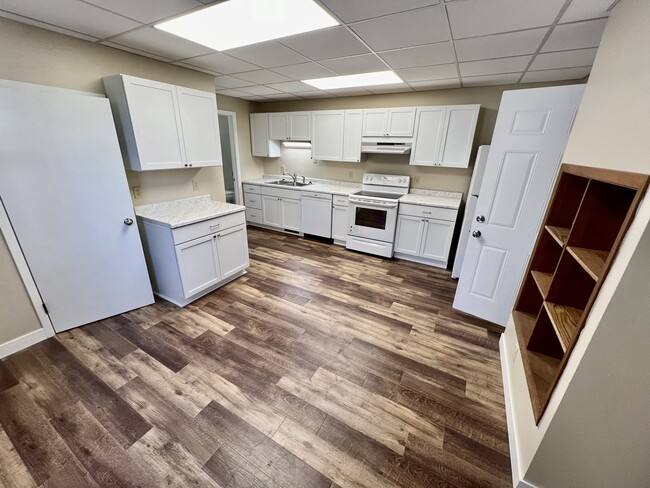 1008 Main St in Eau Claire, WI - Building Photo - Building Photo