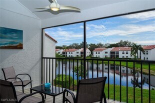 583 Beachwalk Cir in Naples, FL - Building Photo