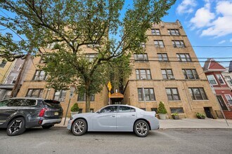 429 Fairmount Ave in Jersey City, NJ - Building Photo - Building Photo