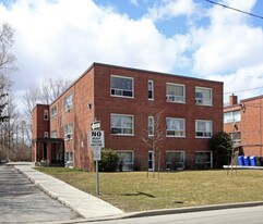 8 Rosseau Rd in Toronto, ON - Building Photo