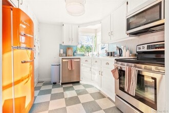 47 Station Rd in Bellport, NY - Building Photo - Building Photo