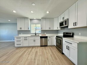 2845 N 81st Way in Scottsdale, AZ - Foto de edificio - Building Photo