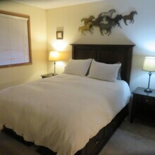 9715 Independence Dr, Unit B107 in Anchorage, AK - Foto de edificio - Building Photo