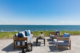 10 Barrett Dr in Hampton Bays, NY - Building Photo - Building Photo