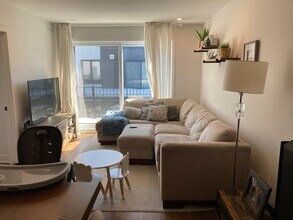 304 D'émeraude Rue in Candiac, QC - Building Photo - Building Photo
