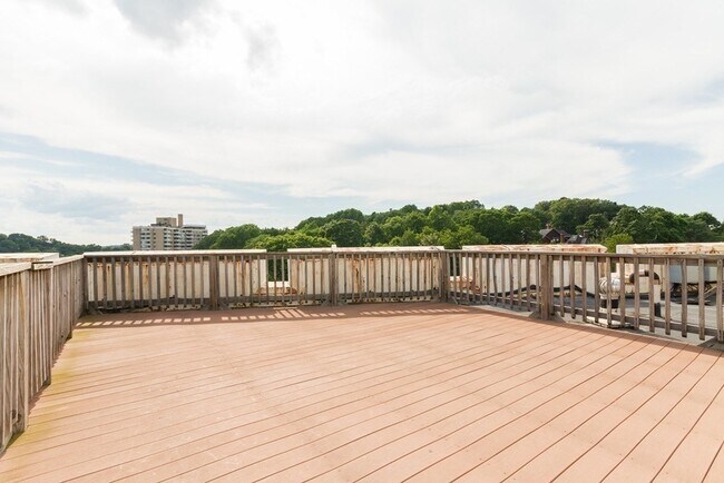 1454 Beacon St in Brookline, MA - Building Photo - Building Photo