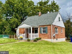 7132 Parkview Ave in Falls Church, VA - Building Photo