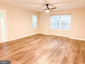 15301 Waters Edge Ct in Montclair, VA - Building Photo - Building Photo