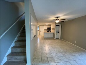 2413 Leon St in Austin, TX - Foto de edificio - Building Photo