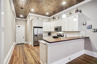 216 Chartres St in New Orleans, LA - Building Photo - Building Photo