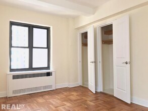 141 E 56th St in New York, NY - Building Photo - Building Photo