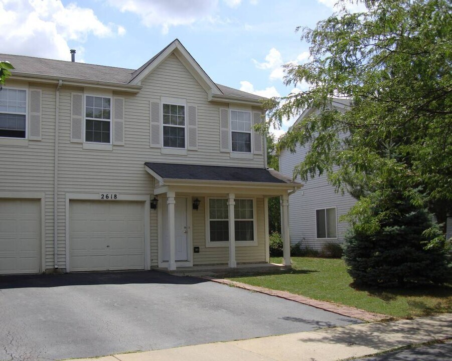 2618 Idaho Rd in Naperville, IL - Building Photo