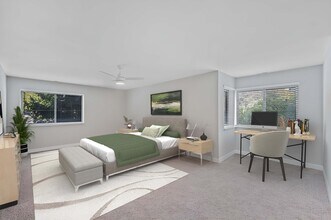Indian Creek Apartments and Townhomes in Cincinnati, OH - Building Photo - Building Photo