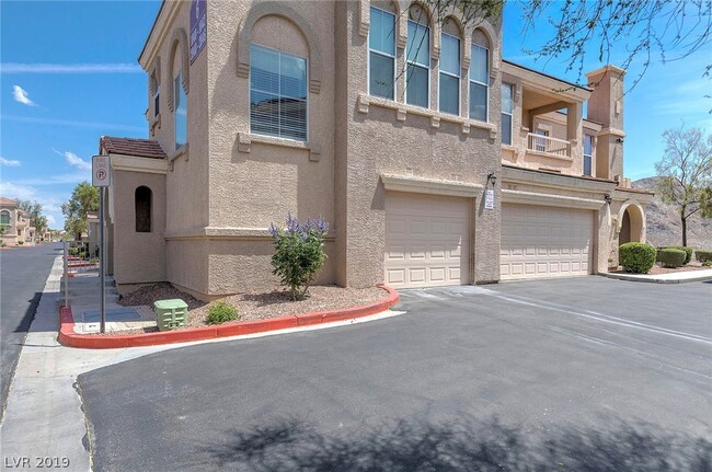 10550 W Alexander, Unit 2046 in Las Vegas, NV - Building Photo - Building Photo