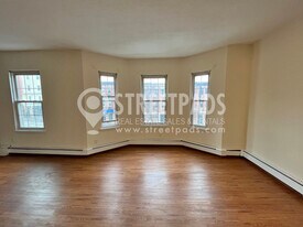 62 S Huntington Ave, Unit 11 in Boston, MA - Building Photo