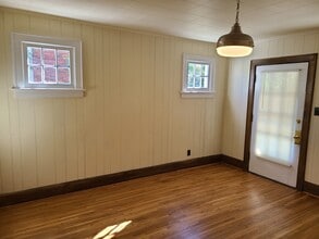 214 E Kelso Rd in Columbus, OH - Foto de edificio - Building Photo