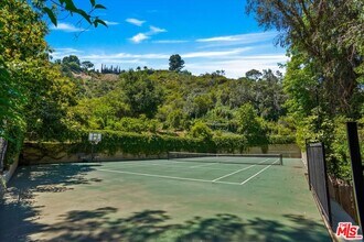 1701 Roscomare Rd in Los Angeles, CA - Building Photo - Building Photo