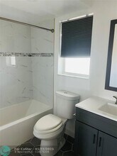 8220 Sunrise Lakes Blvd in Sunrise, FL - Building Photo - Building Photo