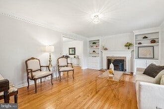 13204 Lantern Hollow Dr in North Potomac, MD - Building Photo - Building Photo