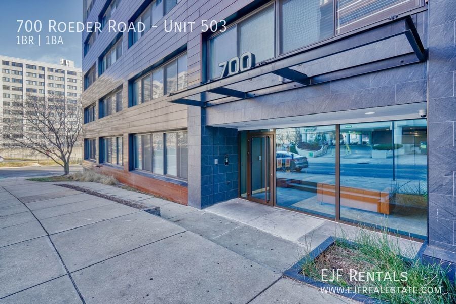 700 Roeder Rd in Silver Spring, MD - Building Photo