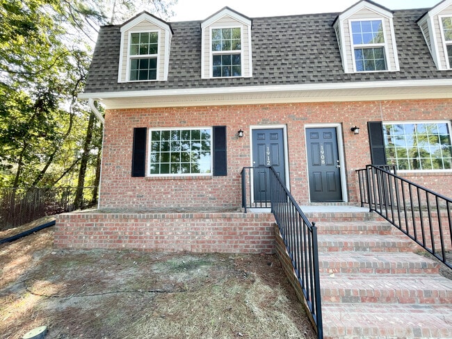 property at 1912 Devonwood Dr