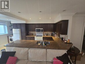 2615 Keele St in Toronto, ON - Building Photo - Building Photo